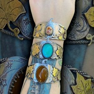 🛑Sold🛑Artisan handmade Agate pumpkin demi-cuff